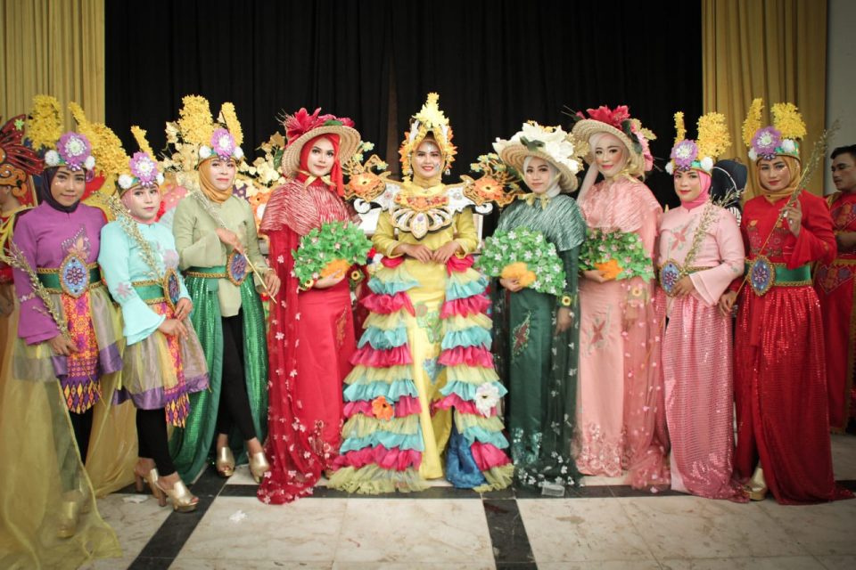 Biro Humas Protokol Tampil Flora Tomohon di GKK